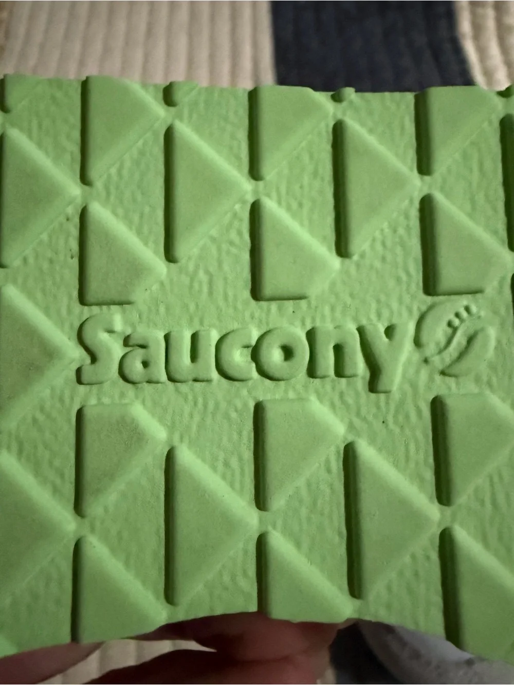 Saucony Kids Light Gray and Pink Hook-and-Loop Sneakers with Green Outsole